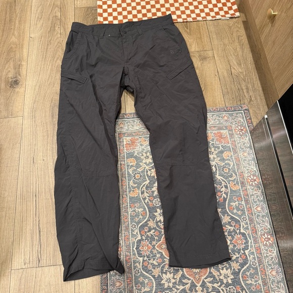 The North Face Dark Gray Cargo Pants Men’s 36 - Picture 1 of 5